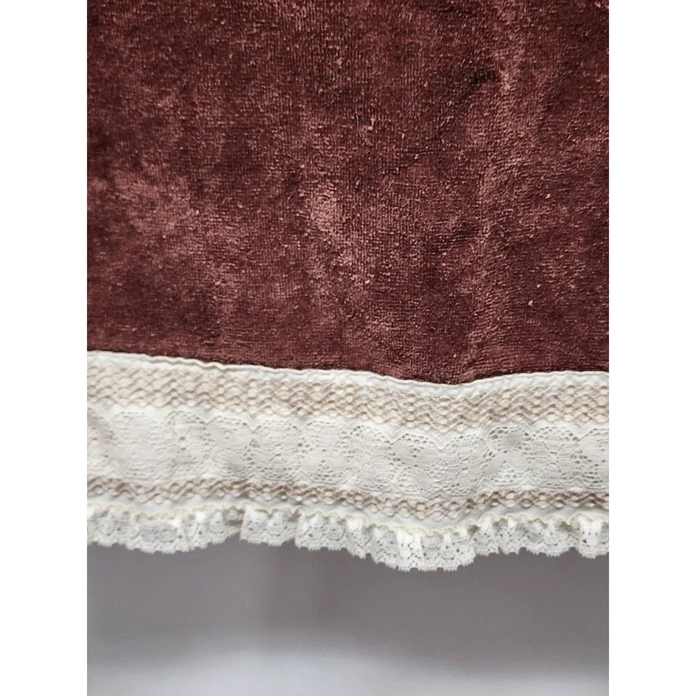 VTGUtica By J P Stevens Velour Bath Towel Brown  W Cream Lace 1980's Grannycore